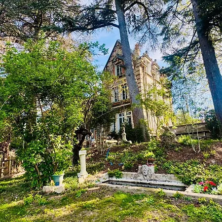 D'hôtes Du Chateau De Monteux Maison d'hôtes 3*