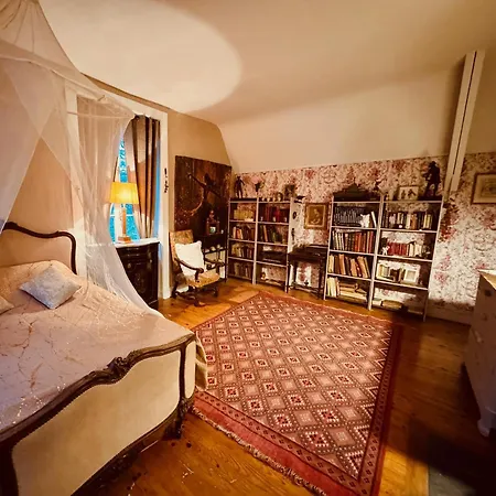 Penzion D'hotes Du Chateau De Monteux 3*